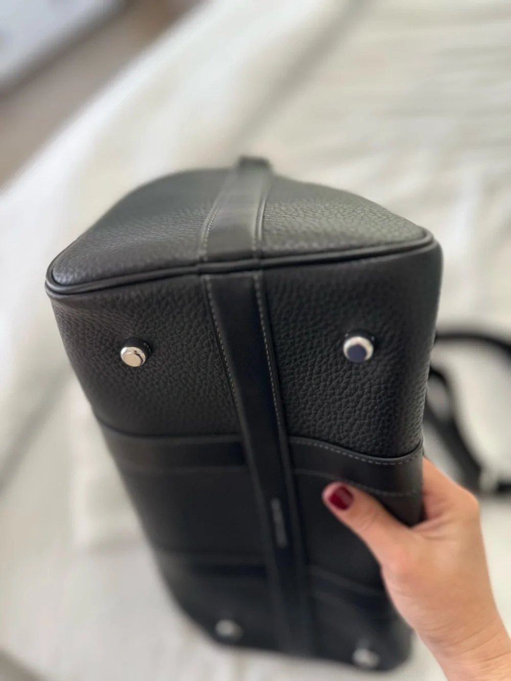 Coach Compass 35 in Black Leather-Like New - Picture 6 of 9
